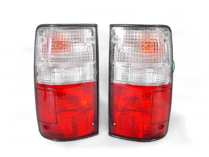 Toyota Pick-Up 2Wd/4Wd Red/Clear Rear DEPO Tail Light
